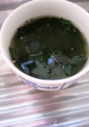 即席！脂肪燃焼ワカメスープ-レシピのメイン写真