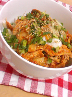 夏にピッタリ!!豚キムチうどん-レシピのメイン写真