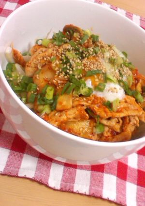 夏にピッタリ!!豚キムチうどん-レシピのメイン写真