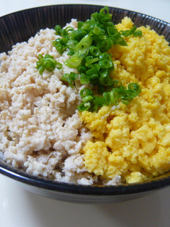 親子そぼろ丼-レシピのメイン写真