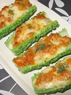 ゴーヤ好きの納豆キムチみそマヨチーズ乗せ-レシピのメイン写真