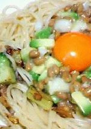 簡単・アボカド納豆のペペロンチーノパスタ-レシピのメイン写真