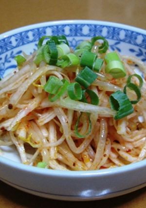 もやしと大根のサラダ～食べるラー油～-レシピのメイン写真