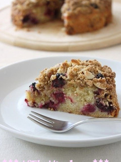 林檎とブラックベリーのクランブルケーキ-レシピのメイン写真