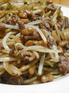 もやしと挽肉で簡単さっぱり納豆焼きそば-レシピのメイン写真