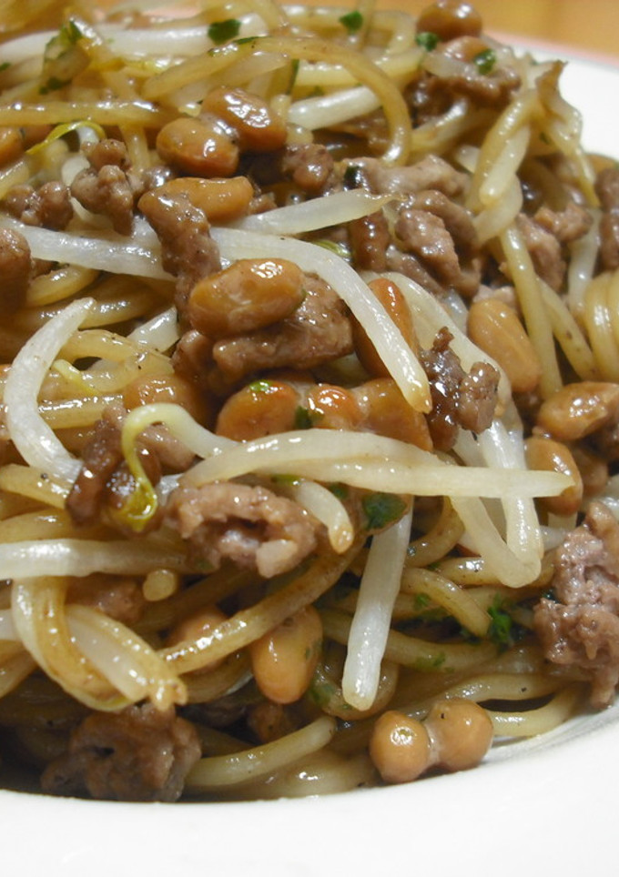 もやしと挽肉で簡単さっぱり納豆焼きそば-レシピのメイン写真