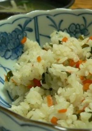 炊飯器でお手軽♪しらすワカメご飯-レシピのメイン写真