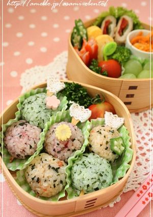 彩りごはんでカラフル！お団子おにぎり-レシピのメイン写真