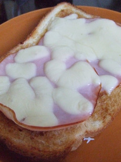 朝ごはんに♬簡単❤*焼肉のたれトースト*-レシピのメイン写真