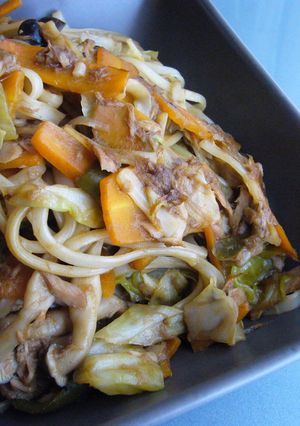 ツナ缶で焼きうどん！！～ソース味～-レシピのメイン写真