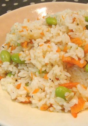 夏にピッタリ☆鮭と枝豆の洋風混ぜご飯-レシピのメイン写真
