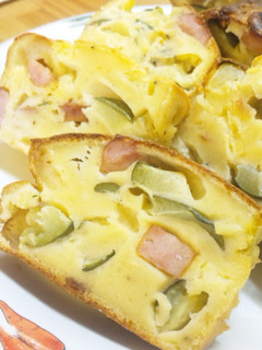 ズッキーニとソーセージのケークサレ-レシピのメイン写真
