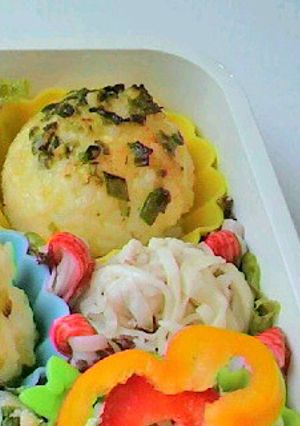 花シュウマイ風♪なめたけおにぎり-レシピのメイン写真