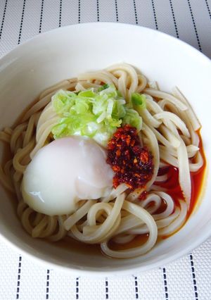 簡単♬食べるラー油でうどん✿-レシピのメイン写真