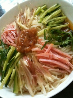簡単にのっけ盛り◆さっぱり梅盛りそうめん-レシピのメイン写真