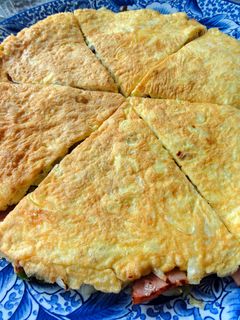 特大お好み焼風オムレツ(日曜の朝ごはん)-レシピのメイン写真