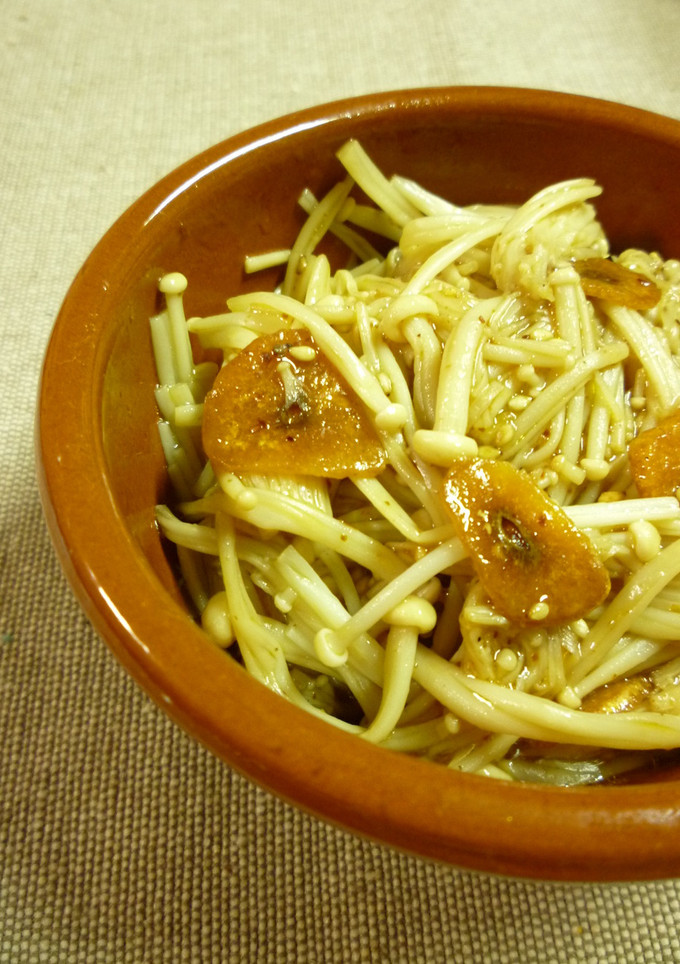 激旨！えのき茸の炒め物に、食べるラー油♪-レシピのメイン写真