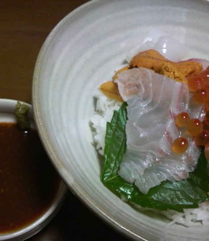 ごまダレ海鮮丼♪新鮮なお刺身を使って。-レシピのメイン写真