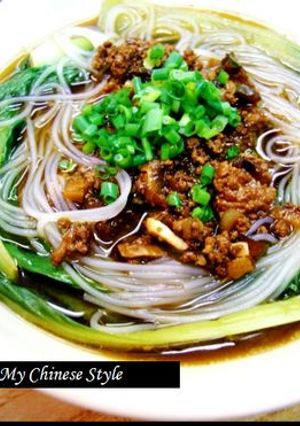 豚煮込みの汁ビーフン（魯肉汁米粉面）-レシピのメイン写真