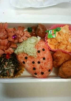 いちごの　お・に・ぎ・り❤-レシピのメイン写真