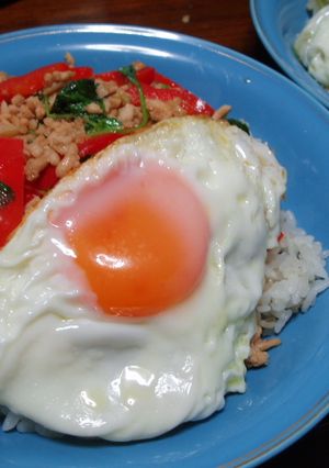 タイ風おかずのせご飯　～くまハハんち風～-レシピのメイン写真