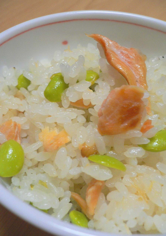 枝豆と塩鮭の炊き込みご飯-レシピのメイン写真