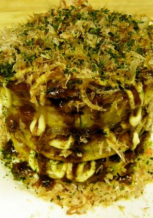 お好み焼きデコ三段重ね　豚肉　イカ　エビ-レシピのメイン写真
