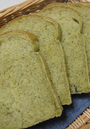 モロ山☆（モロヘイヤ入　山食ﾊﾟﾝ）-レシピのメイン写真
