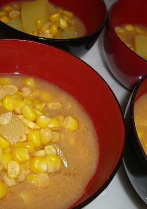 さつまいもとコーンのお味噌汁♪-レシピのメイン写真