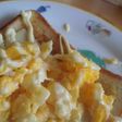 スクランブルエッグチーズパン