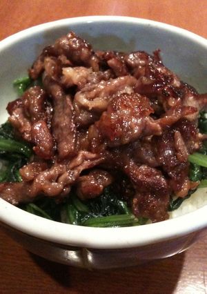 牛肉とほうれん草のソテー丼-レシピのメイン写真