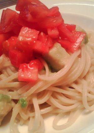 トマトとアボカドのクリームパスタ-レシピのメイン写真