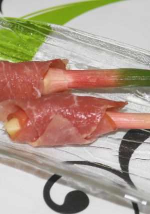谷中しょうが(葉付き生姜）の生ハム巻き-レシピのメイン写真