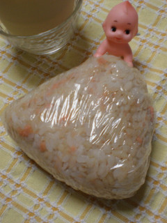 醤油とゴマ油のたれで*鮭フレおにぎり♥!-レシピのメイン写真