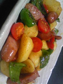 ジャガ芋とソーセージ夏野菜のカレー炒め-レシピのメイン写真