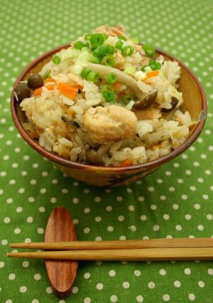 シャケ缶を使って！鮭の炊き込みご飯-レシピのメイン写真