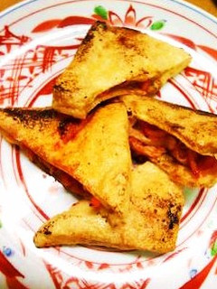 つまみに☆キムチ油揚げに入れて焼いただけ-レシピのメイン写真