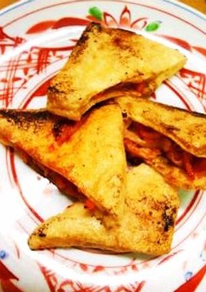 つまみに☆キムチ油揚げに入れて焼いただけ-レシピのメイン写真