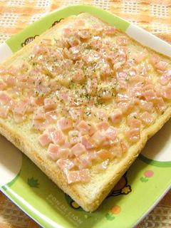 ハムとマヨだけ~☆トースト-レシピのメイン写真