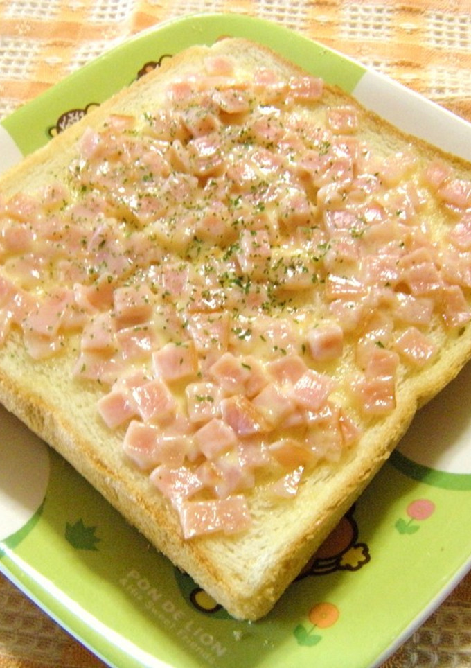 ハムとマヨだけ～☆トースト-レシピのメイン写真