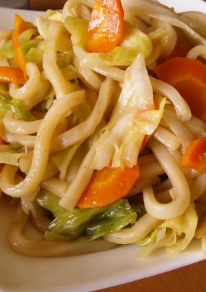 めんつゆ+ｿｰｽで家の焼きうどん♪-レシピのメイン写真