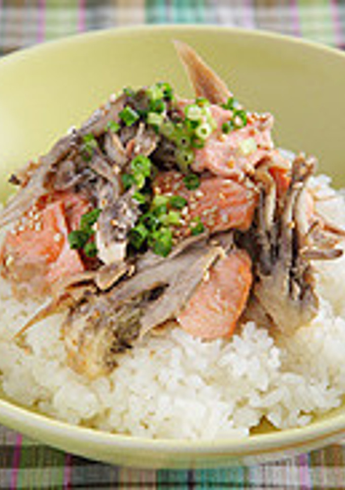 まいたけと鮭のごまマヨ丼-レシピのメイン写真
