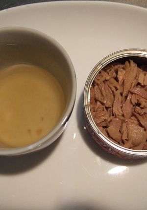 手が汚れない！ツナ缶の油切り-レシピのメイン写真