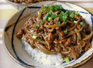 もやしと豚ひき肉のピリ辛味噌丼-レシピのメイン写真