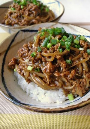 もやしと豚ひき肉のピリ辛味噌丼-レシピのメイン写真