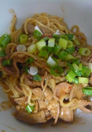 激うま!中華麺で☆ホルモン煮込み☆-レシピのメイン写真