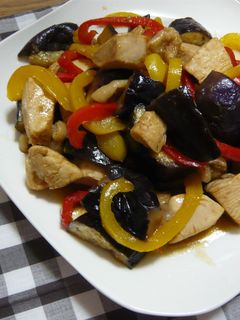 ナスとパプリカの黒酢鶏肉炒め-レシピのメイン写真