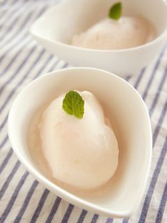桃ピンクのさっぱりアイスクリーム-レシピのメイン写真