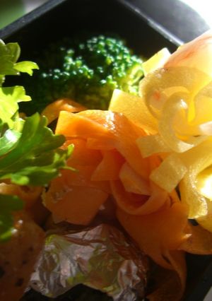 お弁当アイデア♪薄焼き卵で綺麗なお花-レシピのメイン写真