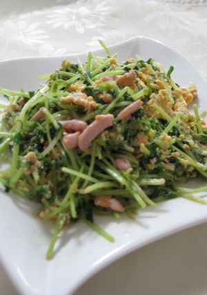豆苗とイカの塩辛の卵炒め-レシピのメイン写真